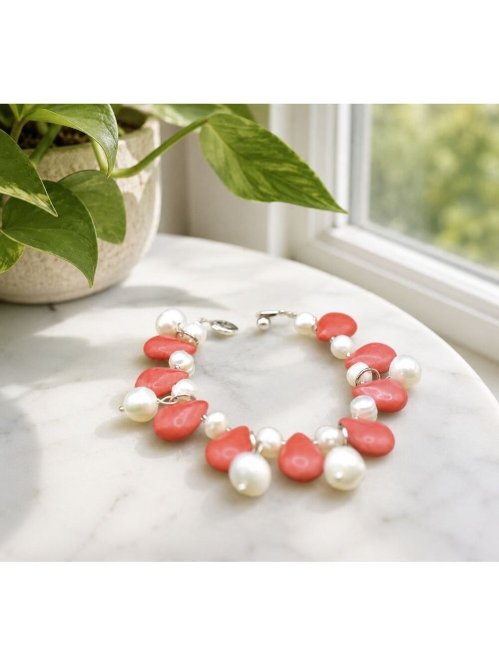 Vintage Teng Yue Coral-Coloured Shellβ & Freshwater Pearl Bracelet